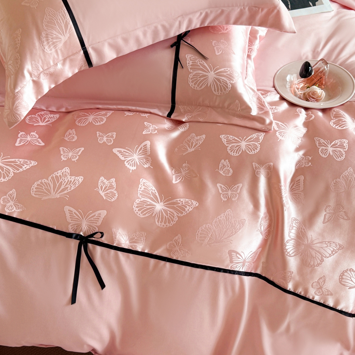 91家纺网 家纺一手货源 找家纺 千希家纺 2025新款斜纹亲肤棉提花四件套-洛莉系列（提供买家秀） 洛莉-蜜桃粉