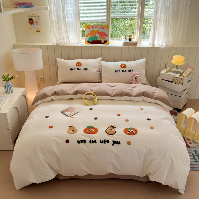 如意朵 2025新款全棉磨毛卡通毛巾绣四件套（专版花型）-场景二 好柿发生