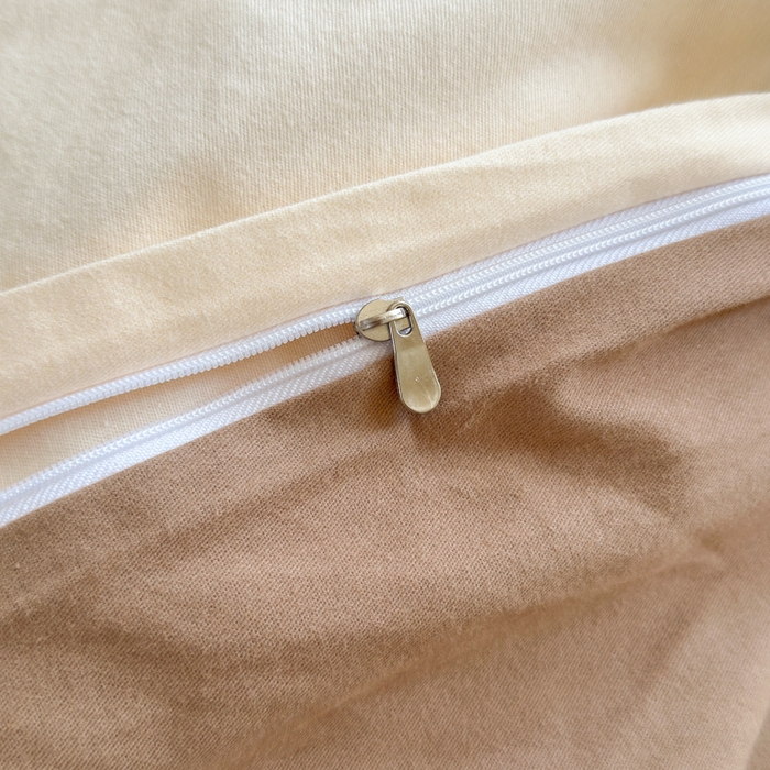 91家纺网 家纺一手货源 找家纺 如意朵 2025新款全棉磨毛卡通毛巾绣四件套（专版花型）-场景二 好柿发生