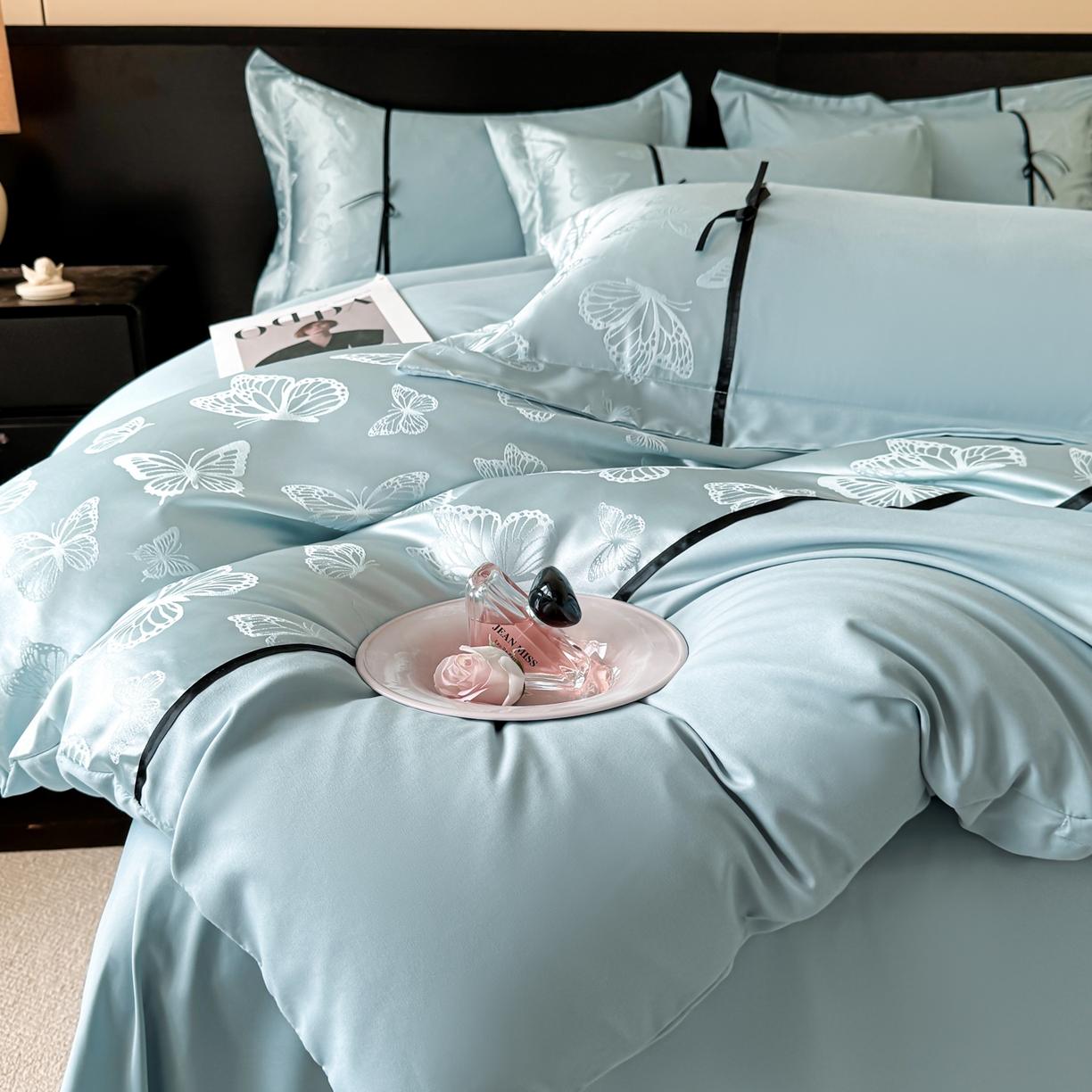 91家纺网 家纺一手货源 找家纺 千希家纺 2025新款斜纹亲肤棉提花四件套-洛莉系列（提供买家秀） 洛莉-海天蓝