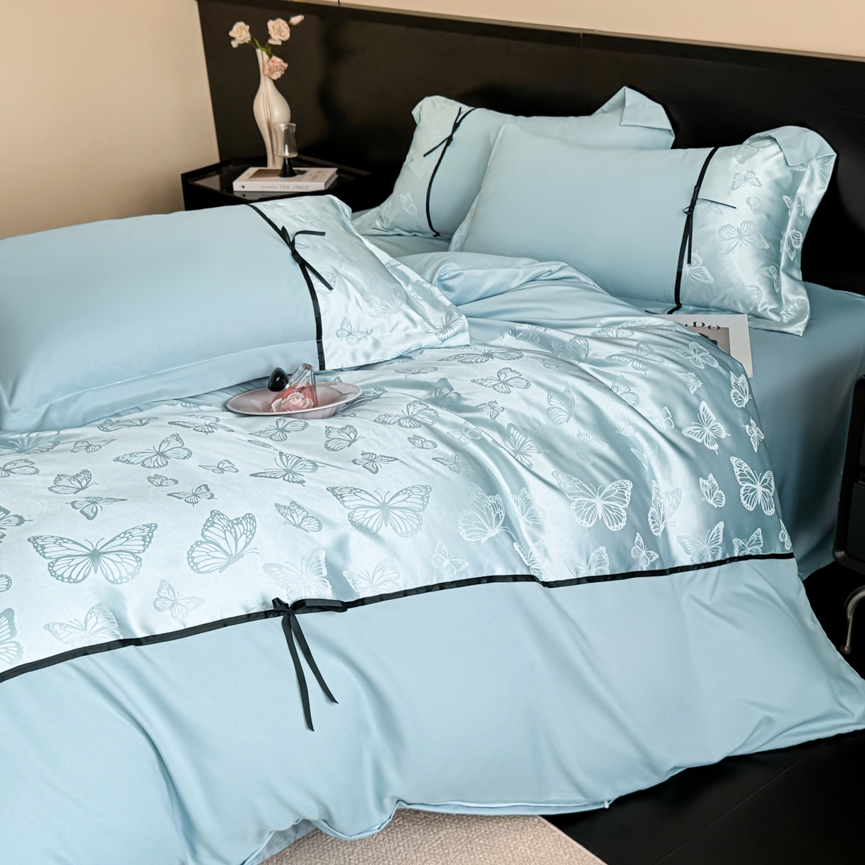 91家纺网 家纺一手货源 找家纺 千希家纺 2025新款斜纹亲肤棉提花四件套-洛莉系列（提供买家秀） 洛莉-海天蓝