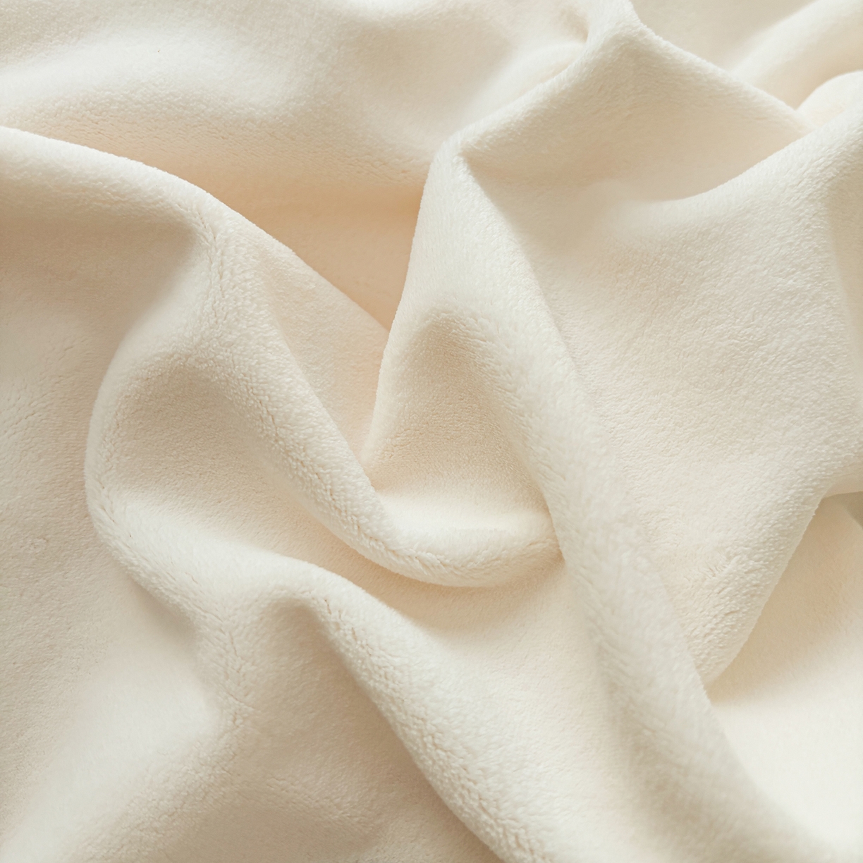 91家纺网 家纺一手货源 找家纺 （总）悦织语 2025秋冬新品200克加厚牛奶绒刺绣无印风格子双拼印绣四件套