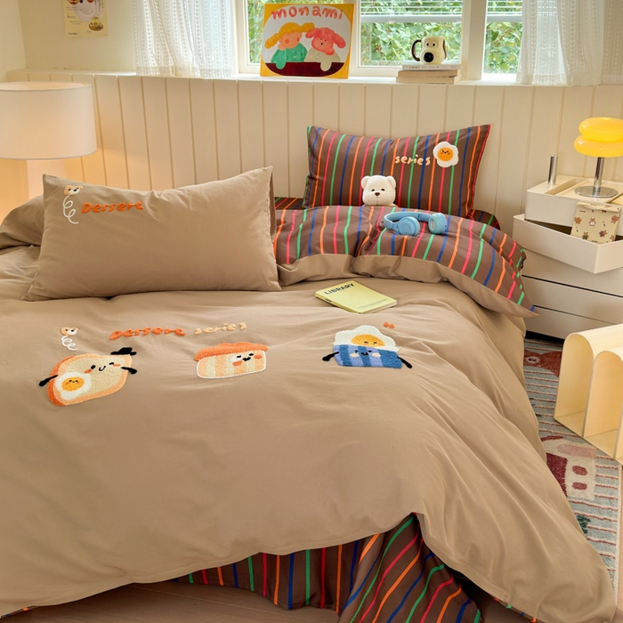 91家纺网 家纺一手货源 找家纺 如意朵 2025新款全棉磨毛卡通毛巾绣四件套（专版花型）-场景二 美味吐司