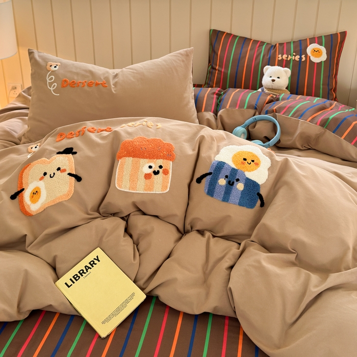 91家纺网 家纺一手货源 找家纺 如意朵 2025新款全棉磨毛卡通毛巾绣四件套（专版花型）-场景二 美味吐司