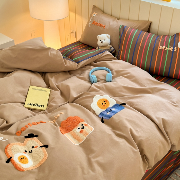 91家纺网 家纺一手货源 找家纺 如意朵 2025新款全棉磨毛卡通毛巾绣四件套（专版花型）-场景二 美味吐司