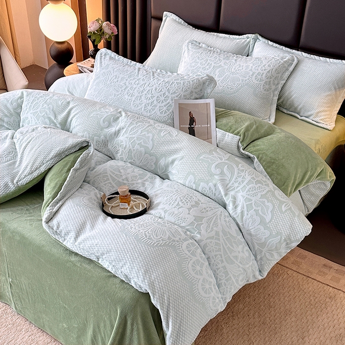 91家纺网 家纺一手货源 找家纺 （总）家贝爱 2025新款230克烂花雕花牛奶绒四件套