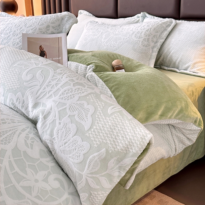 91家纺网 家纺一手货源 找家纺 （总）家贝爱 2025新款230克烂花雕花牛奶绒四件套