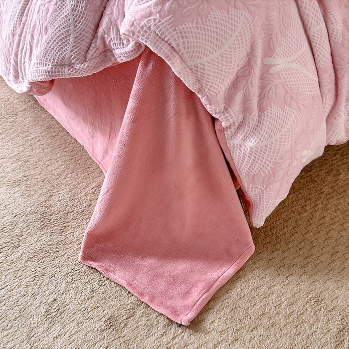 91家纺网 家纺一手货源 找家纺 家贝爱 2025新款230克烂花雕花牛奶绒四件套 芳草粉