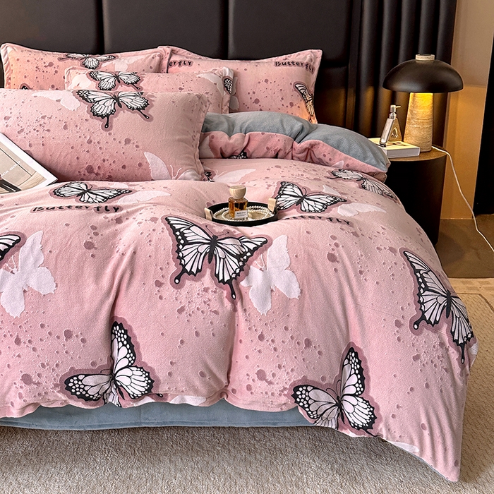 91家纺网 家纺一手货源 找家纺 家贝爱 2025新款230克烂花雕花牛奶绒四件套 翩翩蝶影