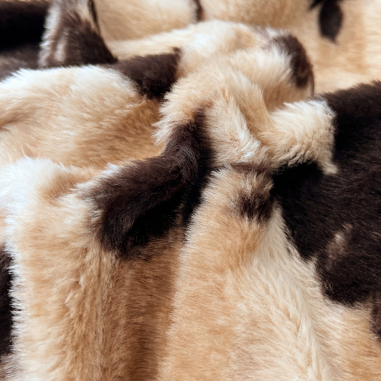 91家纺网 家纺一手货源 找家纺 悦织语 2025新款高克重加厚轻奢獭兔毛美拉德风四件套 兔毛-漫漫