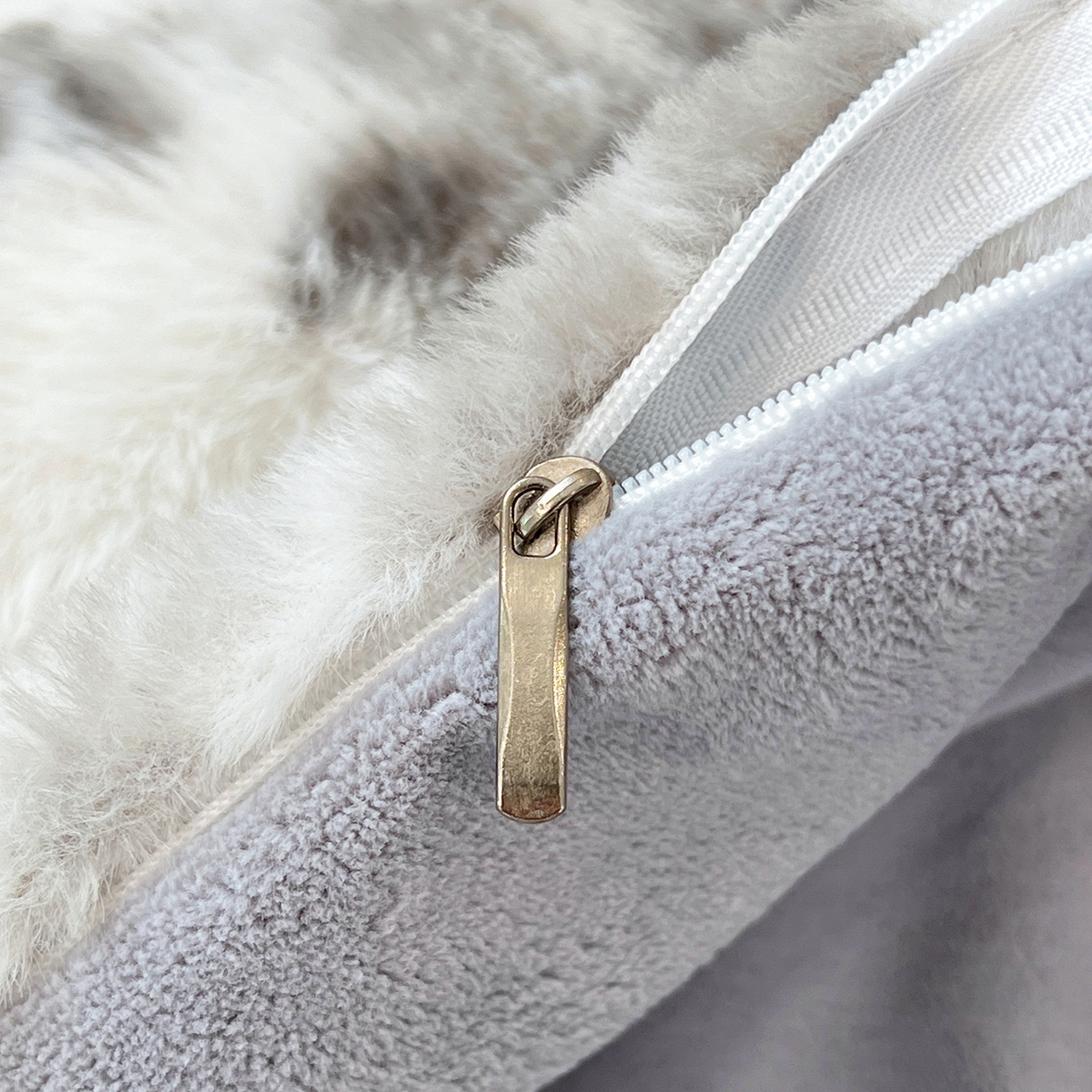 91家纺网 家纺一手货源 找家纺 悦织语 2025新款高克重加厚轻奢獭兔毛美拉德风四件套 兔毛-繁花