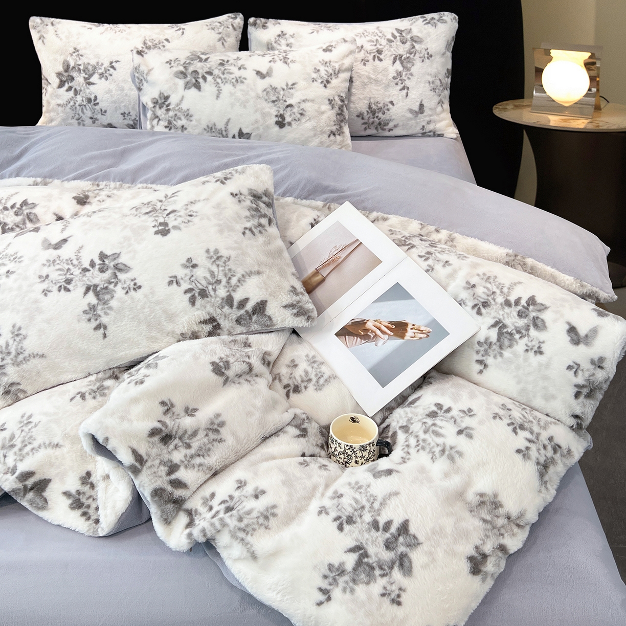 91家纺网 家纺一手货源 找家纺 悦织语 2025新款高克重加厚轻奢獭兔毛美拉德风四件套 兔毛-繁花