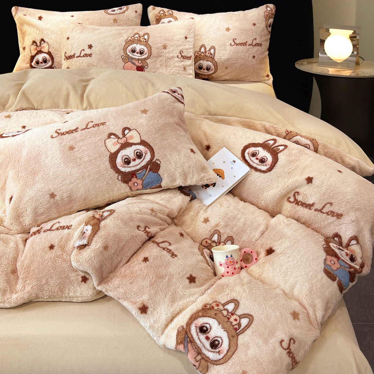 91家纺网 家纺一手货源 找家纺 悦织语 2025新款高克重加厚轻奢獭兔毛美拉德风四件套 兔毛-拉布布