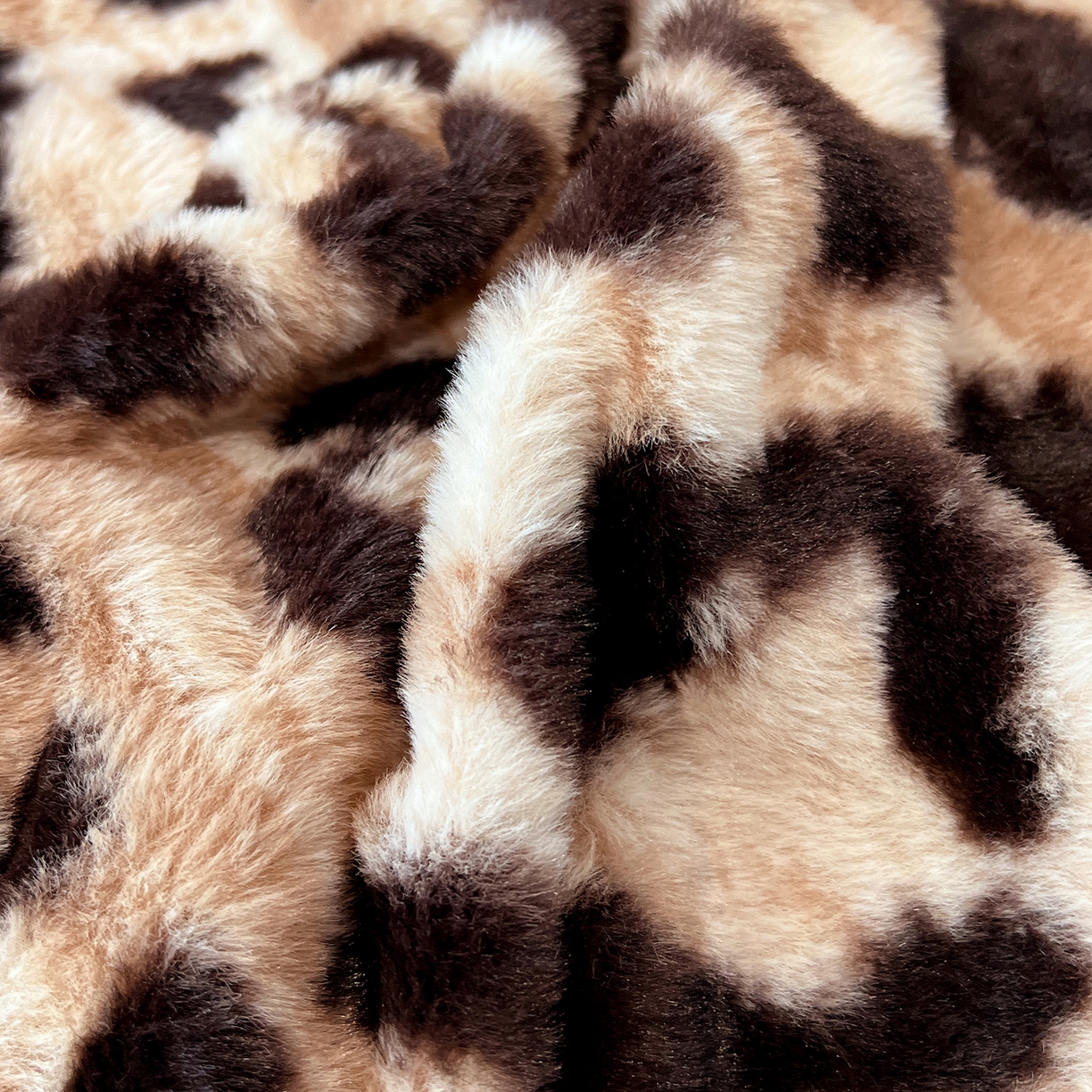 91家纺网 家纺一手货源 找家纺 悦织语 2025新款高克重加厚轻奢獭兔毛美拉德风四件套 兔毛-豹纹