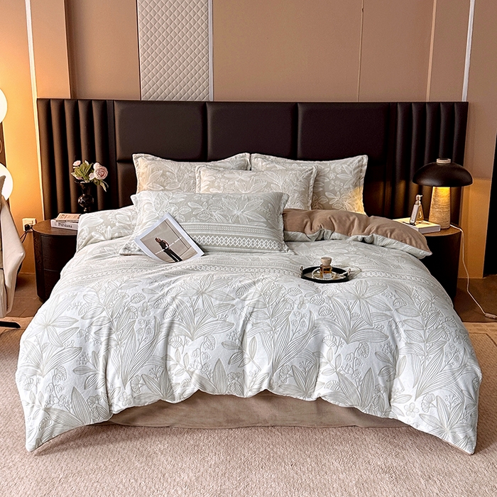 家贝爱 2025新款230克烂花雕花牛奶绒四件套 叶繁灰