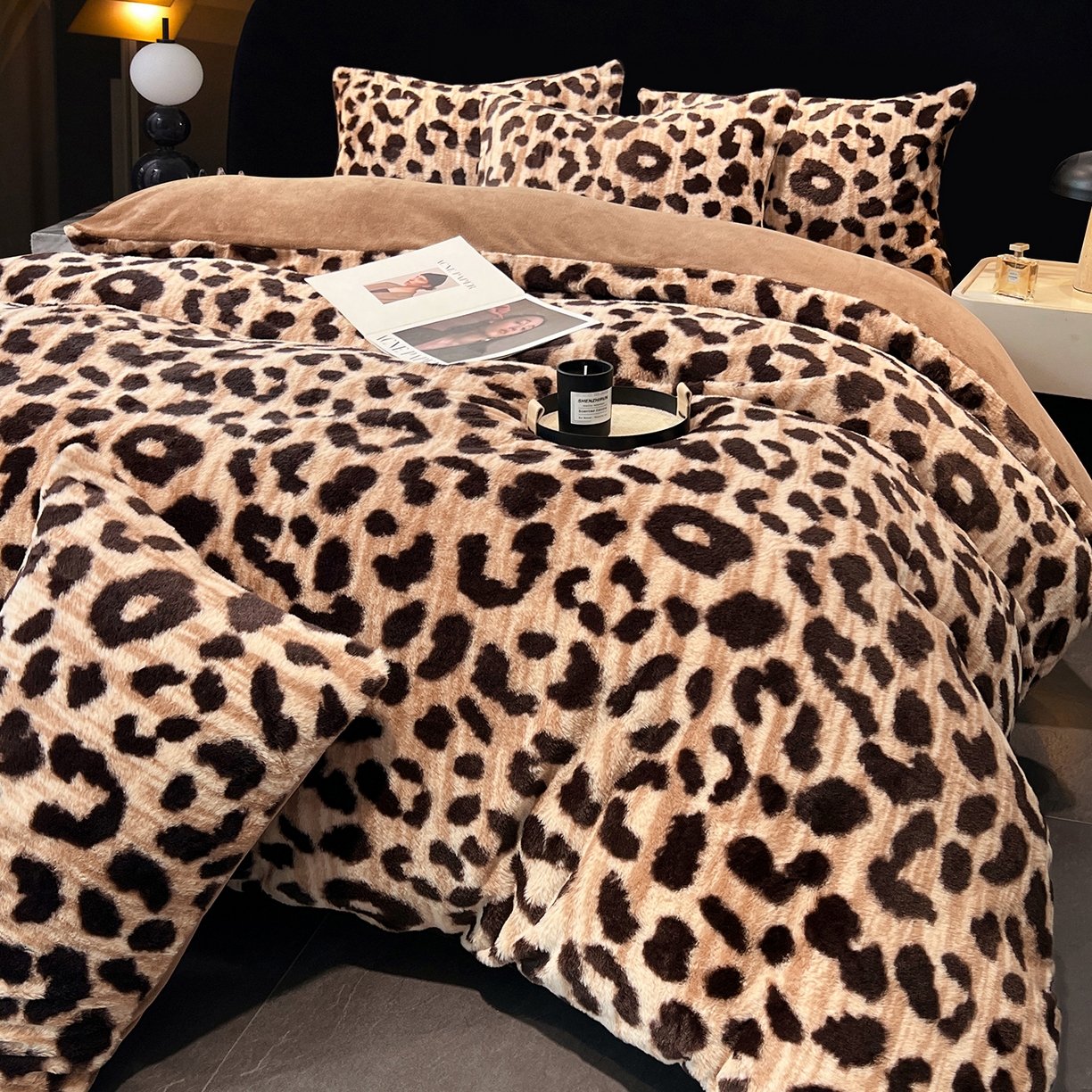 91家纺网 家纺一手货源 找家纺 悦织语 2025新款高克重加厚轻奢獭兔毛美拉德风四件套 兔毛-豹纹