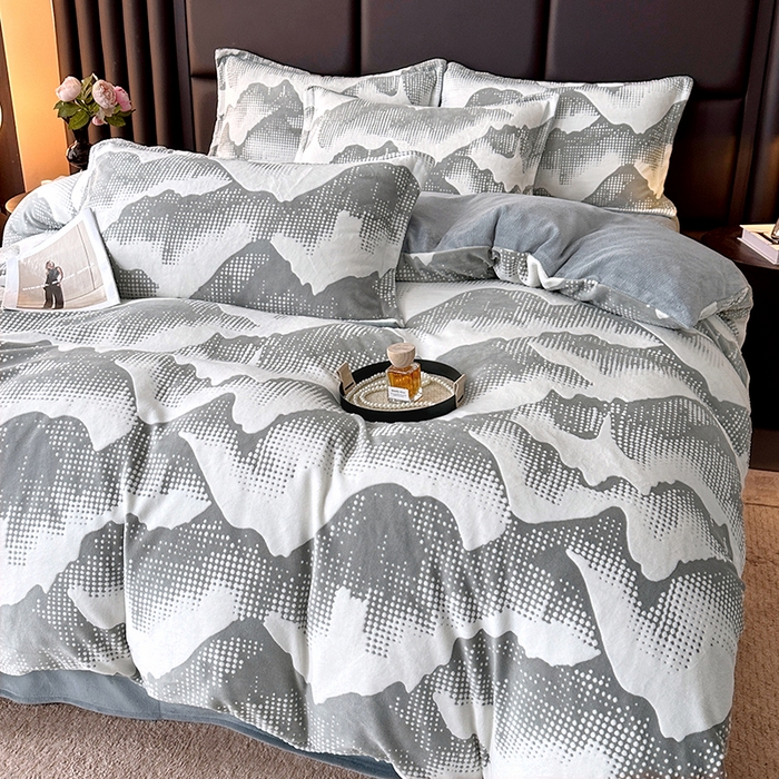 91家纺网 家纺一手货源 找家纺 家贝爱 2025新款230克烂花雕花牛奶绒四件套 诗情画意灰