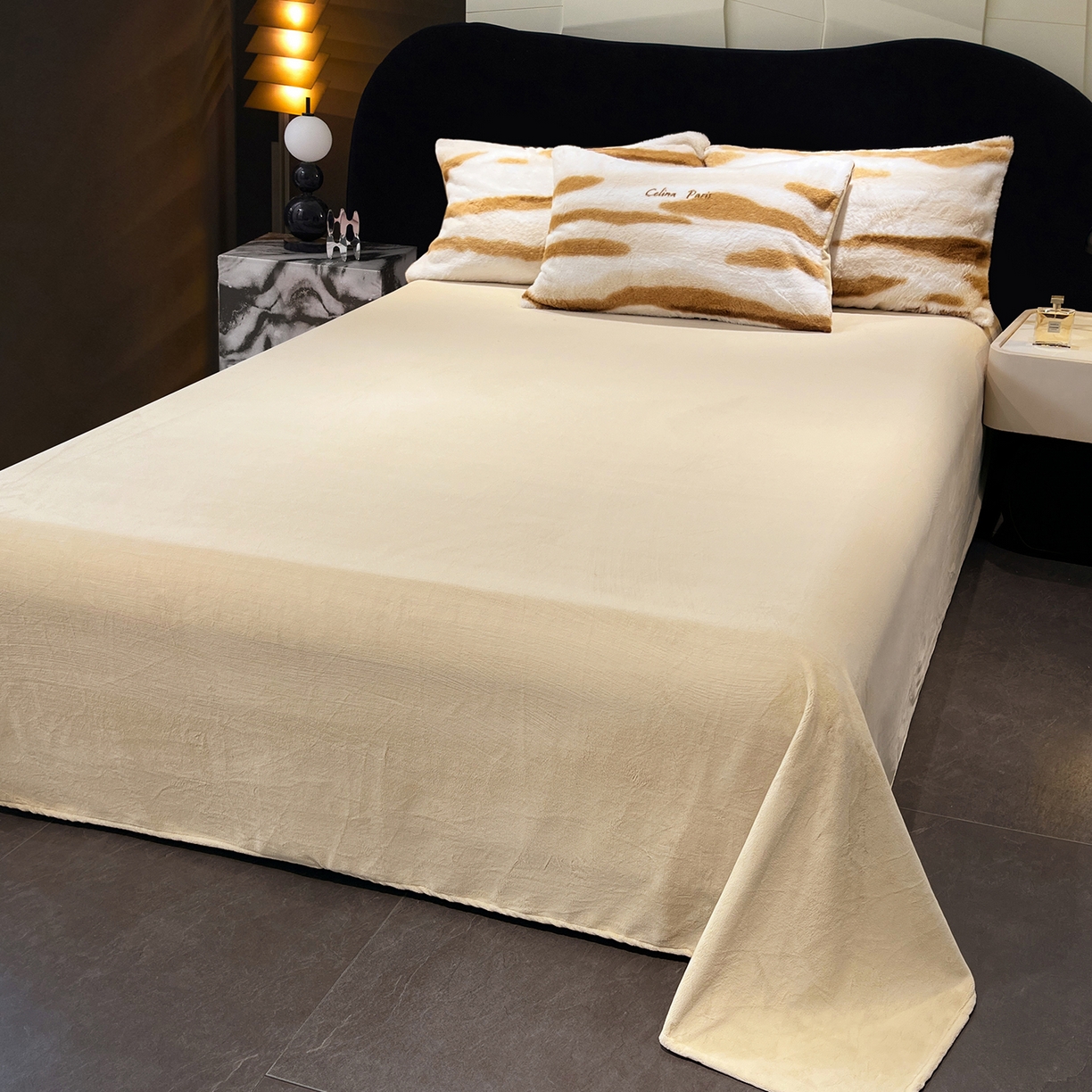 91家纺网 家纺一手货源 找家纺 悦织语 2025新款高克重加厚轻奢獭兔毛美拉德风四件套 兔毛-拿铁纹