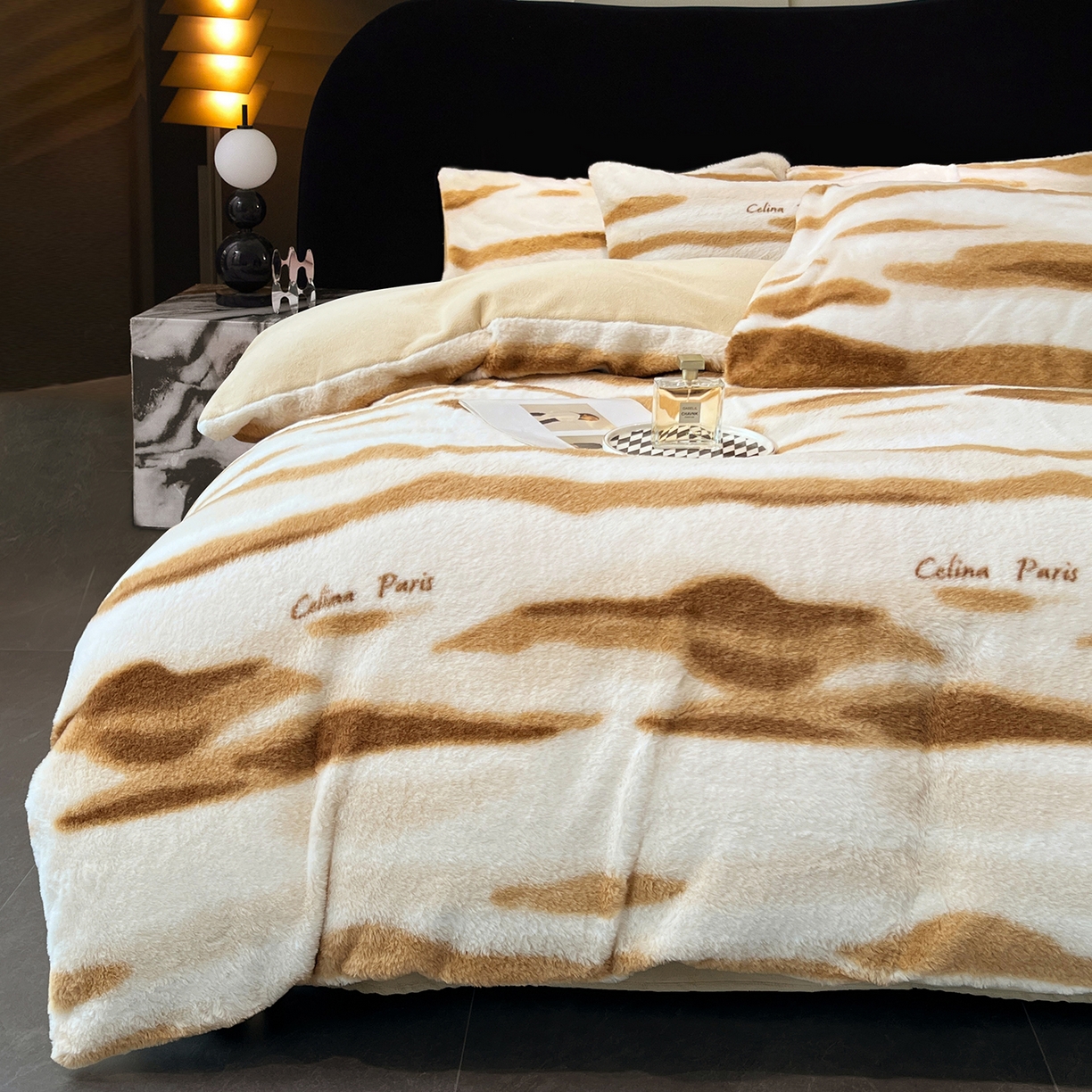 91家纺网 家纺一手货源 找家纺 悦织语 2025新款高克重加厚轻奢獭兔毛美拉德风四件套 兔毛-拿铁纹