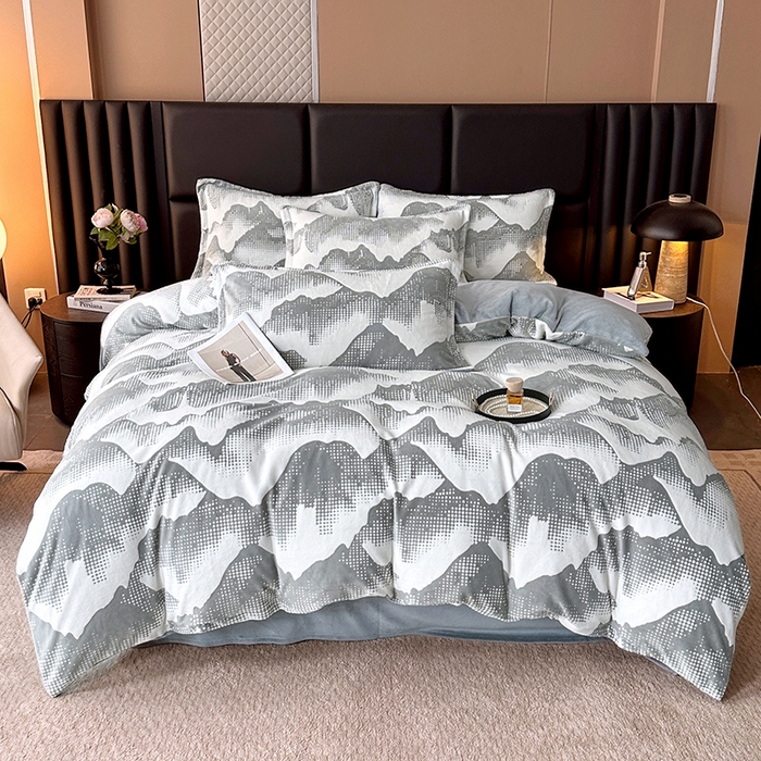 91家纺网 家纺一手货源 找家纺 （总）家贝爱 2025新款230克烂花雕花牛奶绒四件套