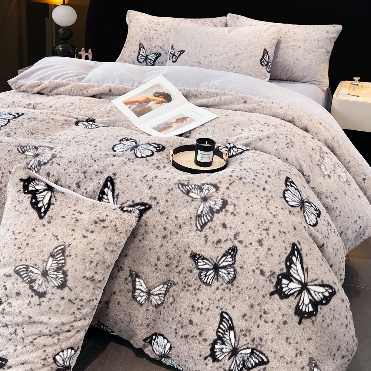 91家纺网 家纺一手货源 找家纺 悦织语 2025新款高克重加厚轻奢獭兔毛美拉德风四件套 兔毛-蝶舞