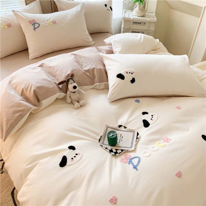 91家纺网 家纺一手货源 找家纺 如意朵 2025新款全棉纯棉小清新印花加绣花四件套 俏皮狗狗浅咖