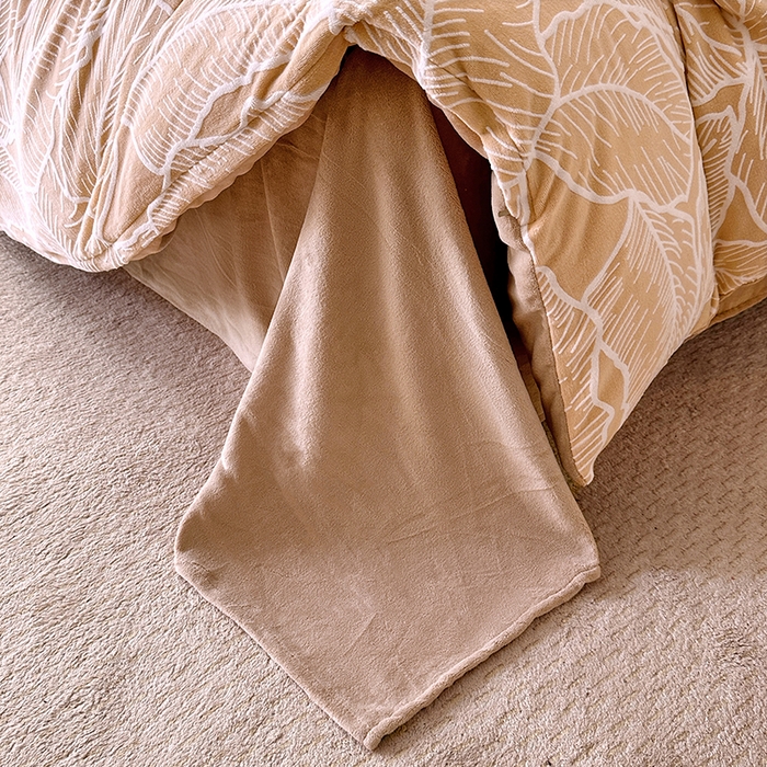 91家纺网 家纺一手货源 找家纺 家贝爱 2025新款230克烂花雕花牛奶绒四件套 芭蕉叶