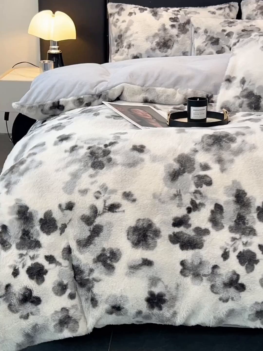 91家纺网 家纺一手货源 找家纺 悦织语 2025新款高克重加厚轻奢獭兔毛美拉德风四件套 兔毛-墨花