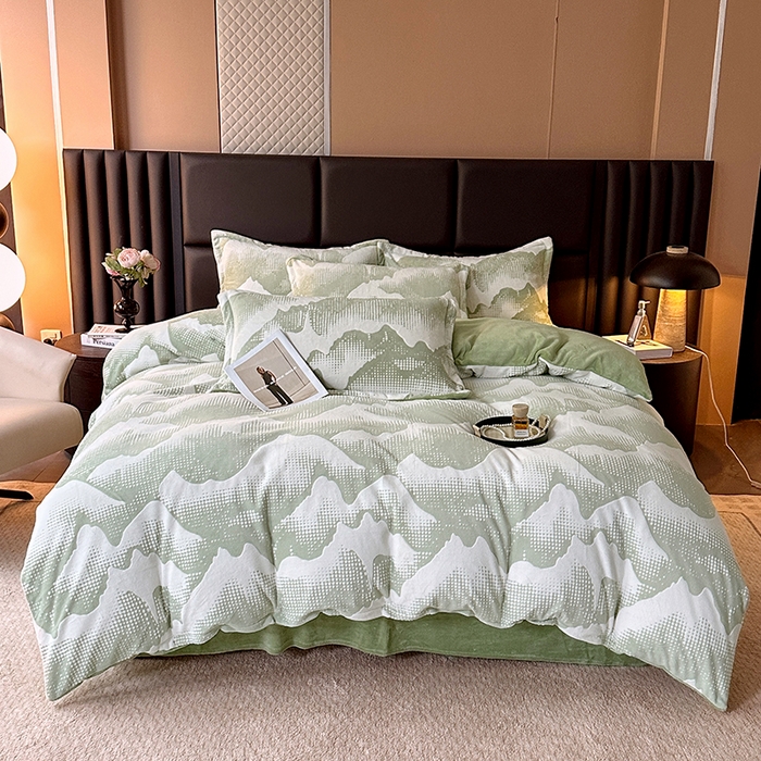 家贝爱 2025新款230克烂花雕花牛奶绒四件套 诗情画意绿