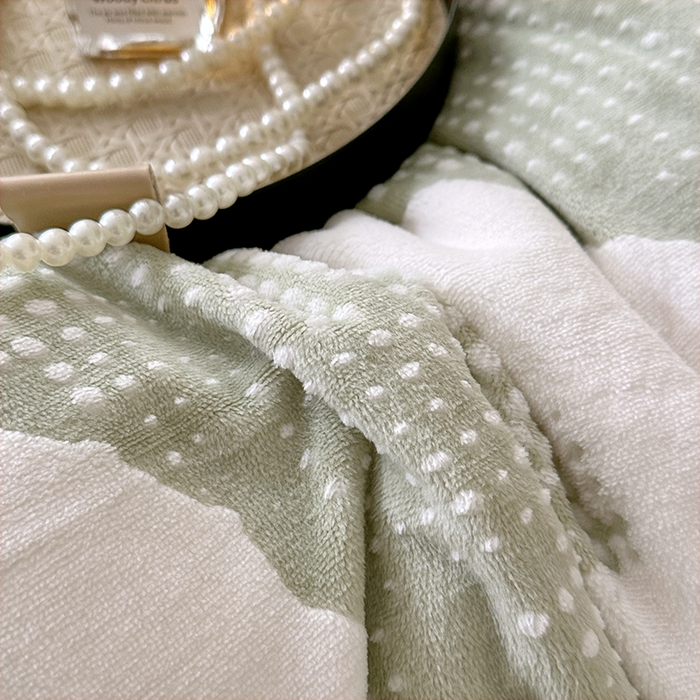 91家纺网 家纺一手货源 找家纺 家贝爱 2025新款230克烂花雕花牛奶绒四件套 诗情画意绿