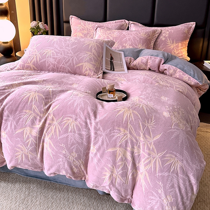 91家纺网 家纺一手货源 找家纺 家贝爱 2025新款230克烂花雕花牛奶绒四件套 竹意豆沙