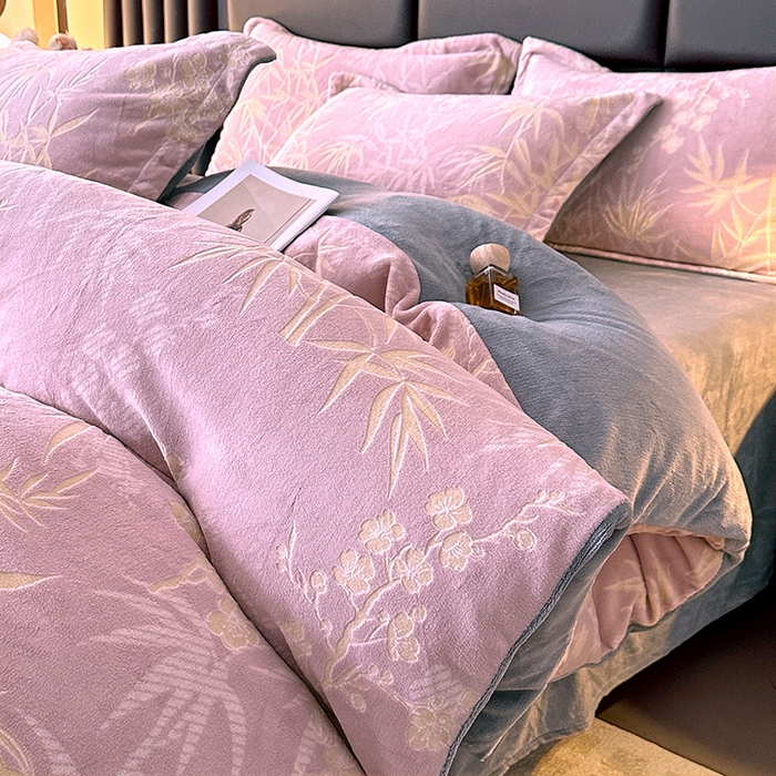 91家纺网 家纺一手货源 找家纺 家贝爱 2025新款230克烂花雕花牛奶绒四件套 竹意豆沙