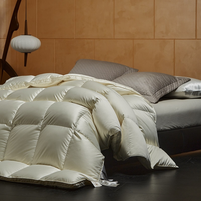 91家纺网 家纺一手货源 找家纺 暖羽屋羽绒馆  2025新款国标95白鹅绒被芯 莱赛尔高端羽绒被子 绒子含量95羽绒被 双人婚庆冬被春秋被卡尔佩斯   X卡尔佩斯   米色
