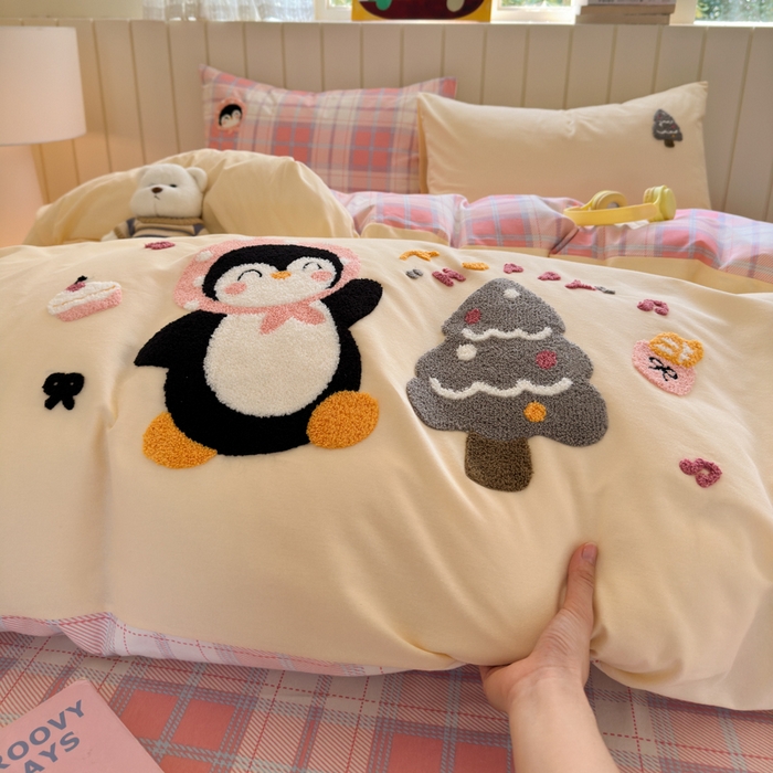 91家纺网 家纺一手货源 找家纺 如意朵 2025新款全棉磨毛卡通毛巾绣四件套（专版花型）-场景二 音乐企鹅