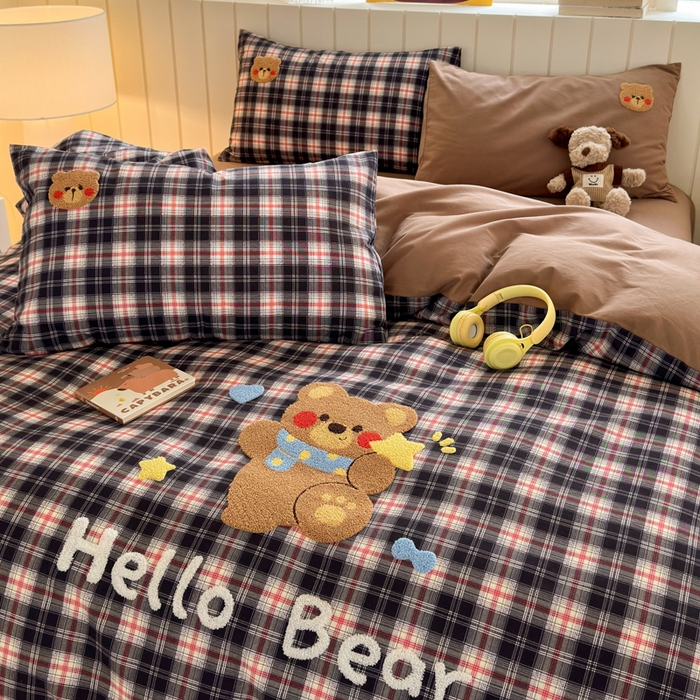 91家纺网 家纺一手货源 找家纺 如意朵 2025新款全棉磨毛卡通毛巾绣四件套（专版花型）-场景二 摘星熊