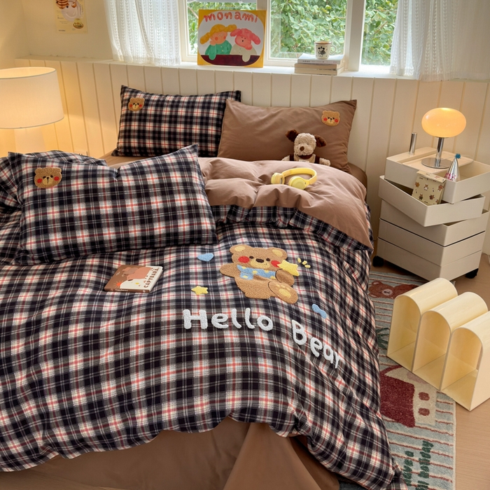 91家纺网 家纺一手货源 找家纺 如意朵 2025新款全棉磨毛卡通毛巾绣四件套（专版花型）-场景二 摘星熊