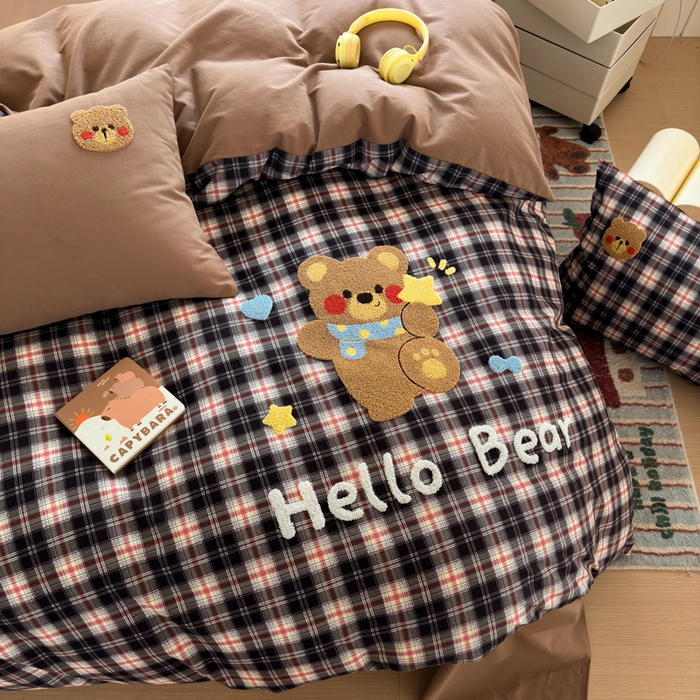 91家纺网 家纺一手货源 找家纺 如意朵 2025新款全棉磨毛卡通毛巾绣四件套（专版花型）-场景二 摘星熊