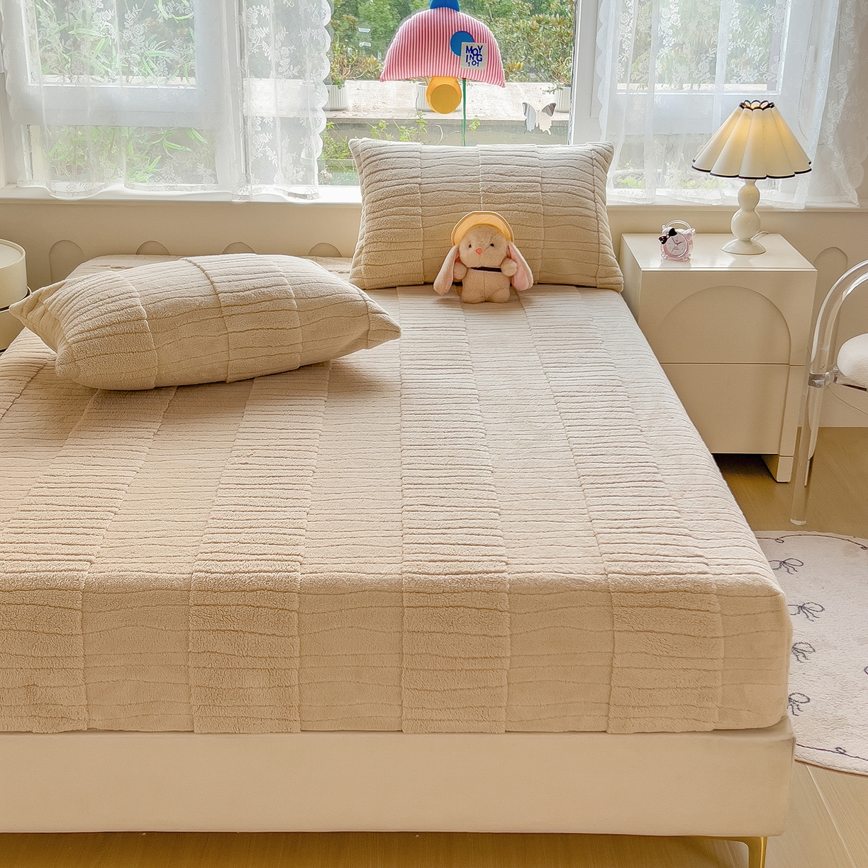 91家纺网 家纺一手货源 找家纺 （总）世纪绒品 2025新款A类水波纹提花牛奶绒床笠