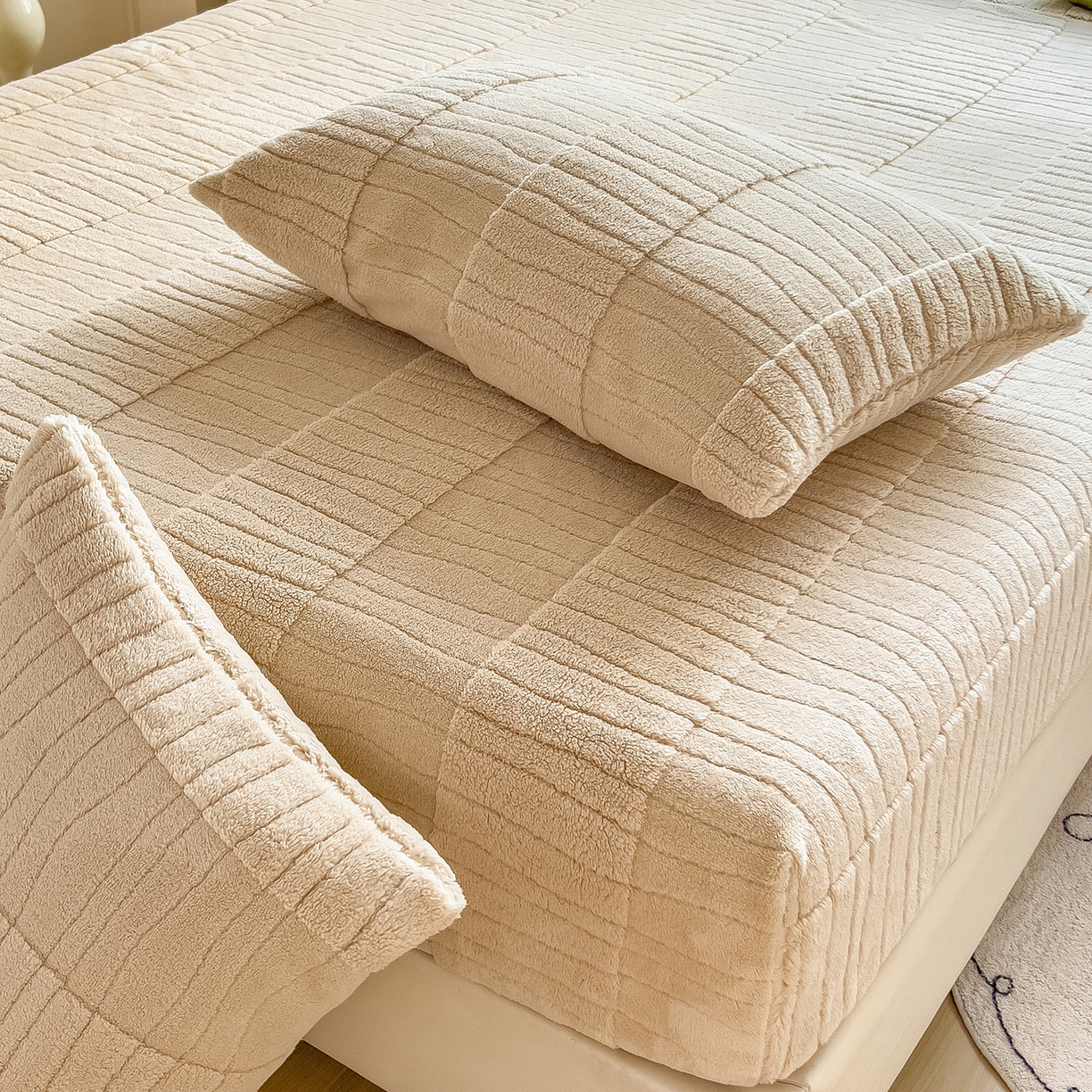 91家纺网 家纺一手货源 找家纺 （总）世纪绒品 2025新款A类水波纹提花牛奶绒床笠