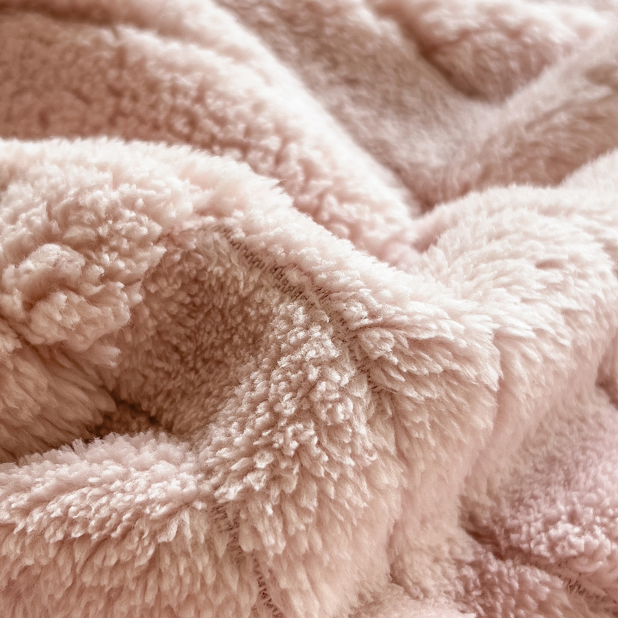 91家纺网 家纺一手货源 找家纺 世纪绒品 2025新款A类水波纹提花牛奶绒床笠 水波纹-浅粉