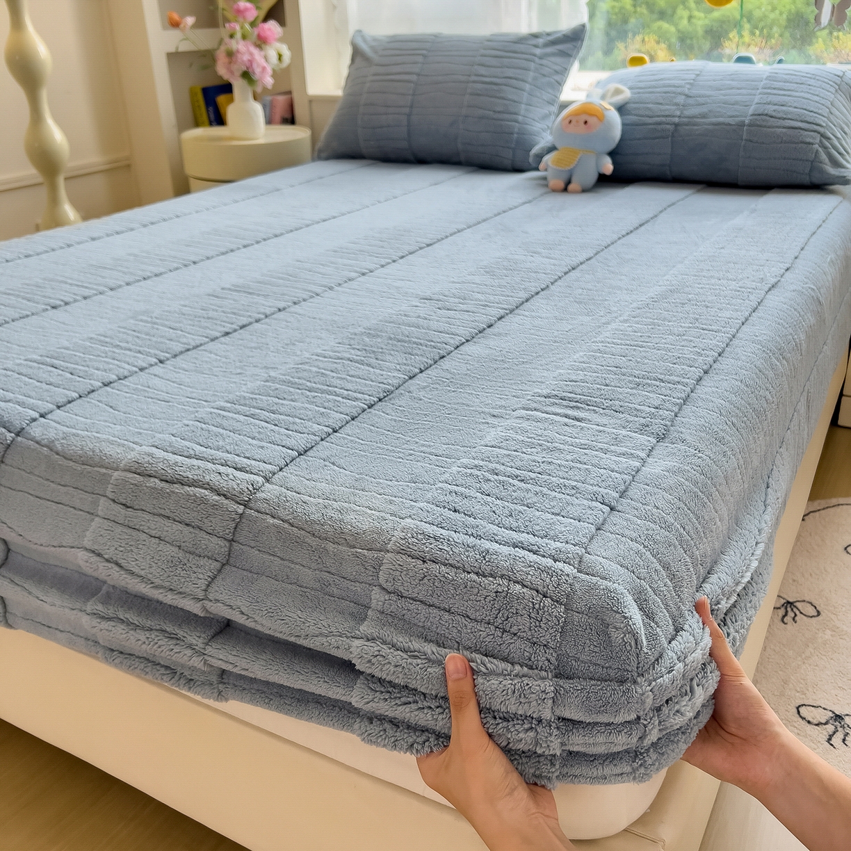 91家纺网 家纺一手货源 找家纺 世纪绒品 2025新款A类水波纹提花牛奶绒床笠 水波纹-蓝灰