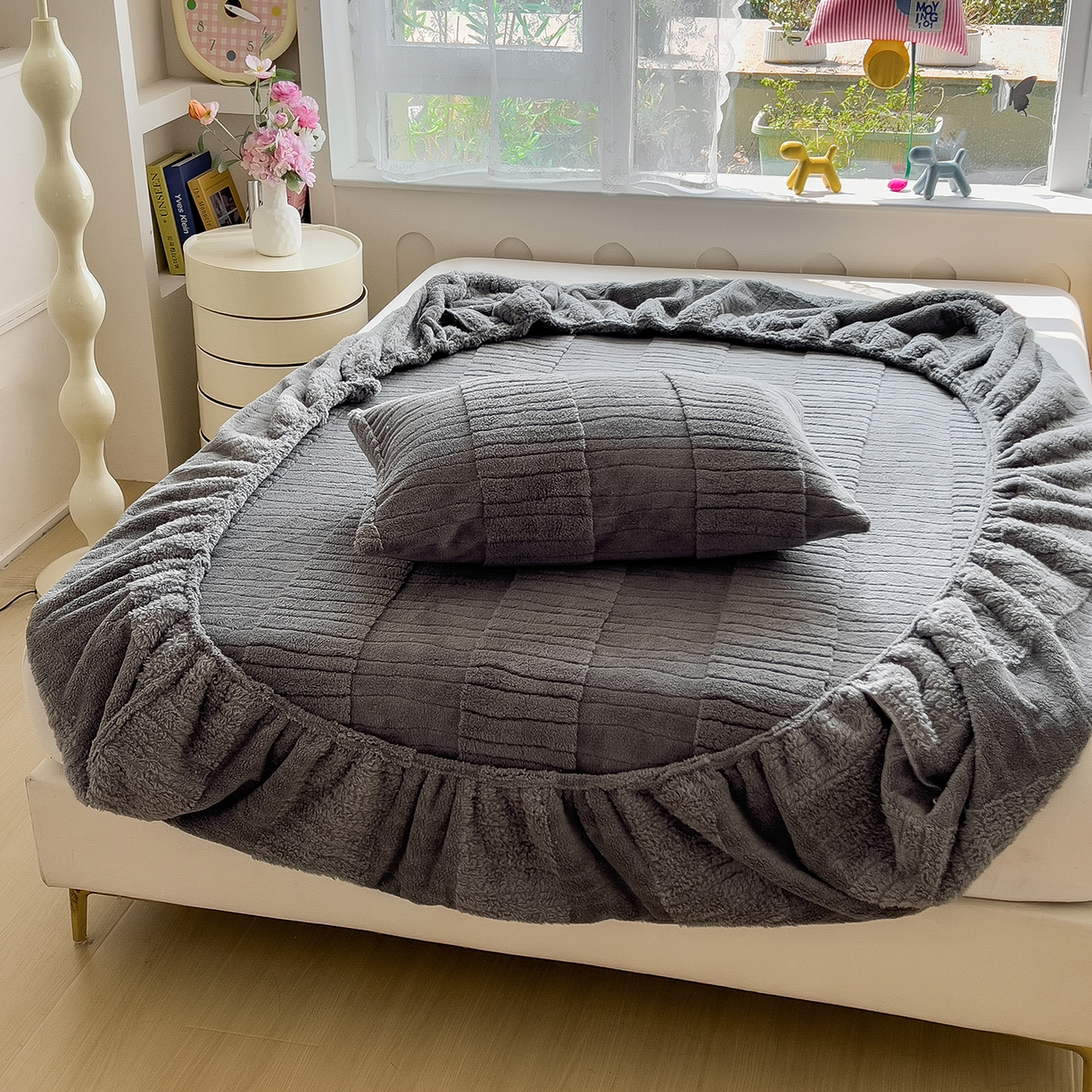 91家纺网 家纺一手货源 找家纺 世纪绒品 2025新款A类水波纹提花牛奶绒床笠 水波纹-深灰