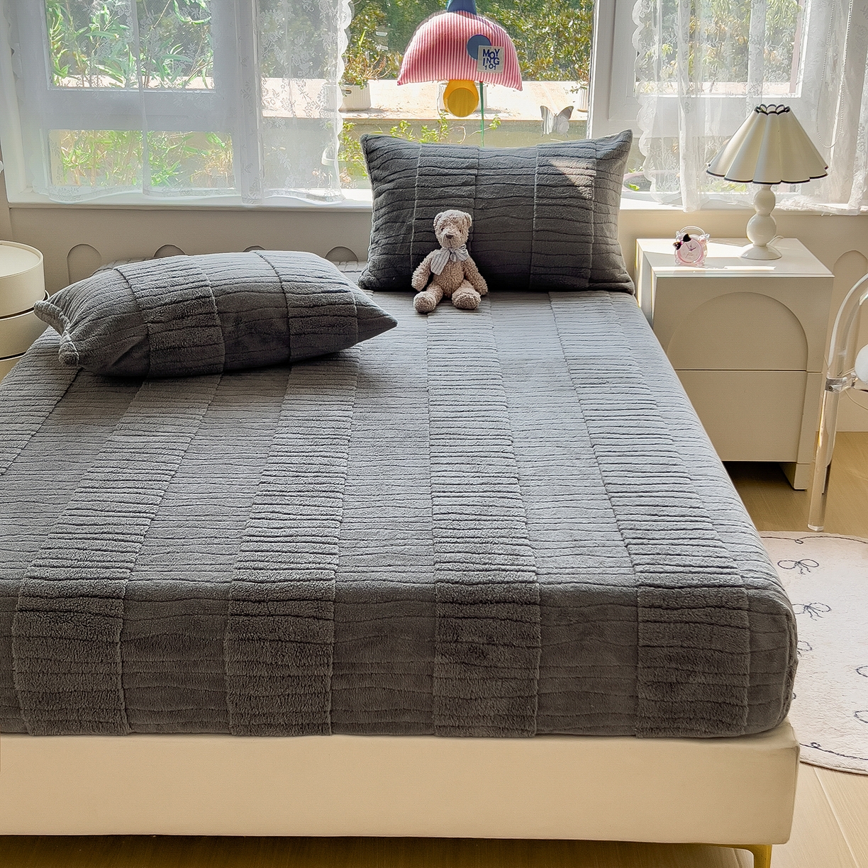 91家纺网 家纺一手货源 找家纺 世纪绒品 2025新款A类水波纹提花牛奶绒床笠 水波纹-深灰