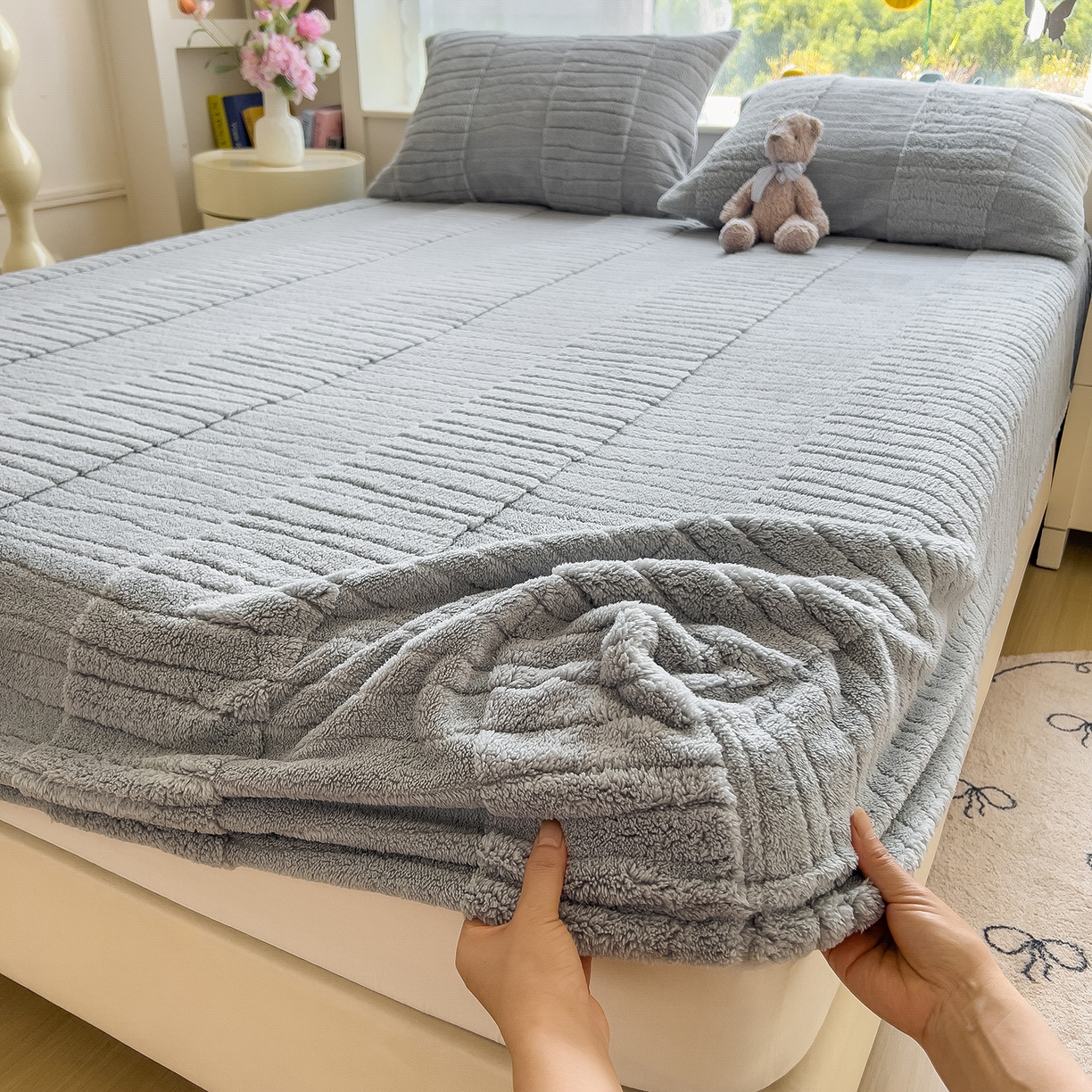 91家纺网 家纺一手货源 找家纺 世纪绒品 2025新款A类水波纹提花牛奶绒床笠 水波纹-浅灰