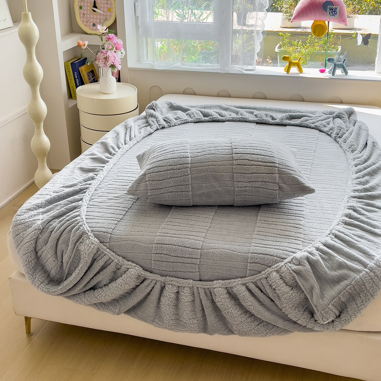 91家纺网 家纺一手货源 找家纺 世纪绒品 2025新款A类水波纹提花牛奶绒床笠 水波纹-浅灰