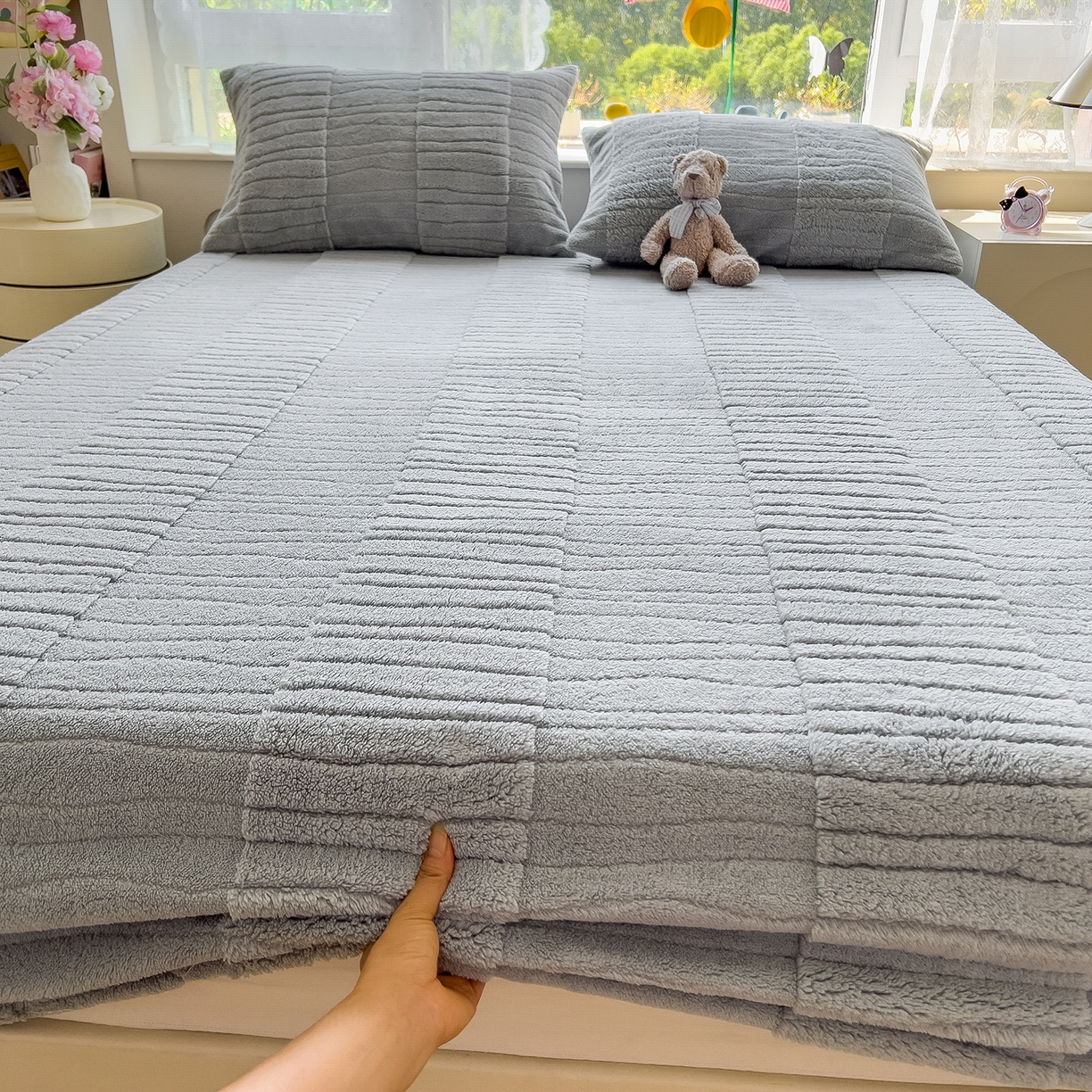 91家纺网 家纺一手货源 找家纺 世纪绒品 2025新款A类水波纹提花牛奶绒床笠 水波纹-浅灰