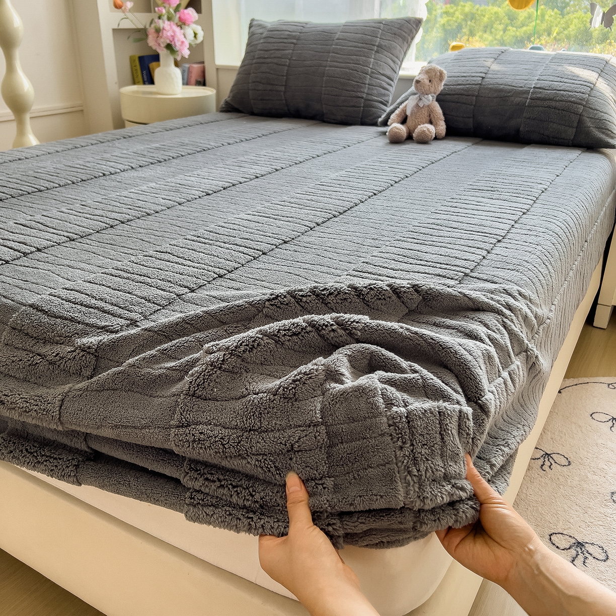 91家纺网 家纺一手货源 找家纺 世纪绒品 2025新款A类水波纹提花牛奶绒床笠 水波纹-深灰