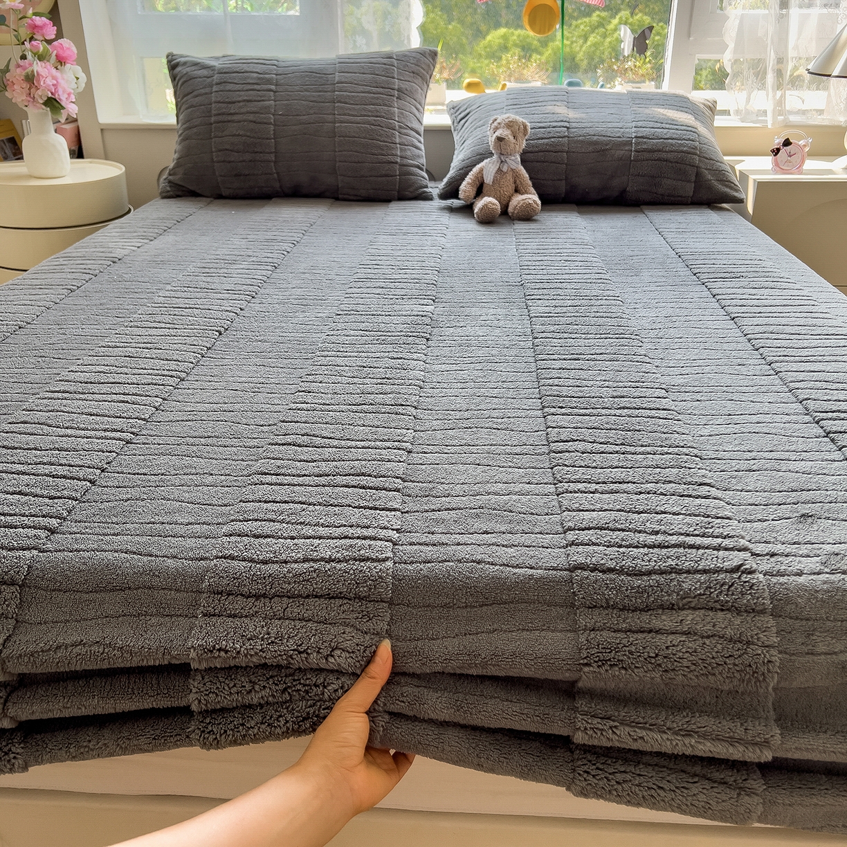 91家纺网 家纺一手货源 找家纺 世纪绒品 2025新款A类水波纹提花牛奶绒床笠 水波纹-深灰