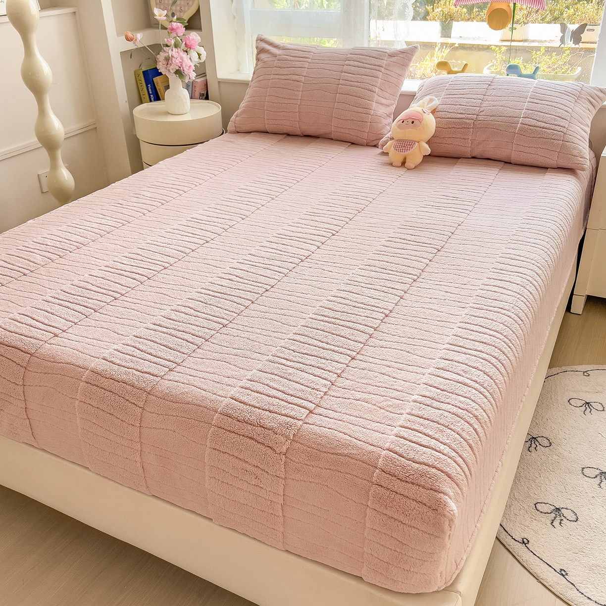 91家纺网 家纺一手货源 找家纺 世纪绒品 2025新款A类水波纹提花牛奶绒床笠 水波纹-浅粉