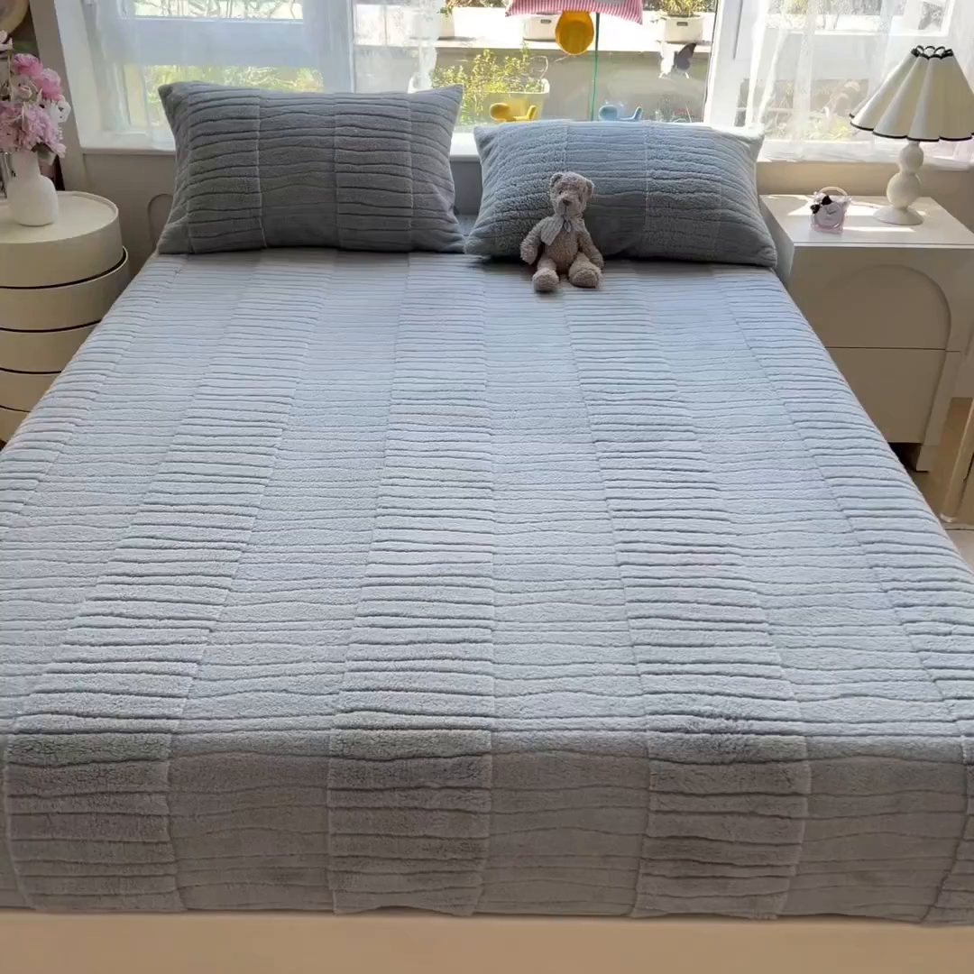 91家纺网 家纺一手货源 找家纺 世纪绒品 2025新款A类水波纹提花牛奶绒床笠 水波纹-浅灰